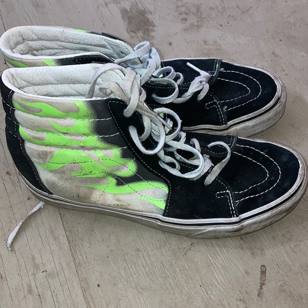 Women’s green flame vans size 9